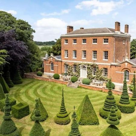 Cressy Hall - Historic Grade II Listed Manor, Gorgeous Topiary Garden Gosberton Exterior photo