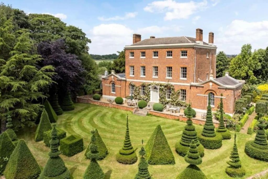 Cressy Hall - Historic Grade II Listed Manor, Gorgeous Topiary Garden Gosberton Exterior photo